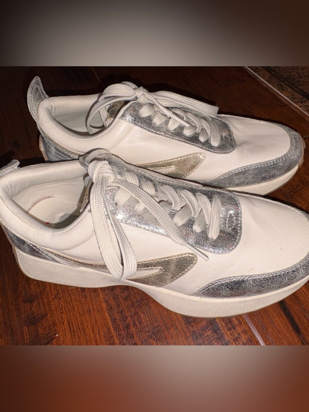 Dolce Vita Braiden Women’s White and Silver Fashion Sneakers 8.5